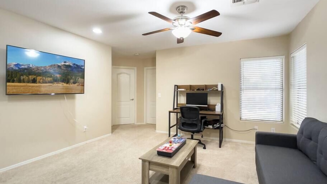 Photo of Livingroom in Western Skies