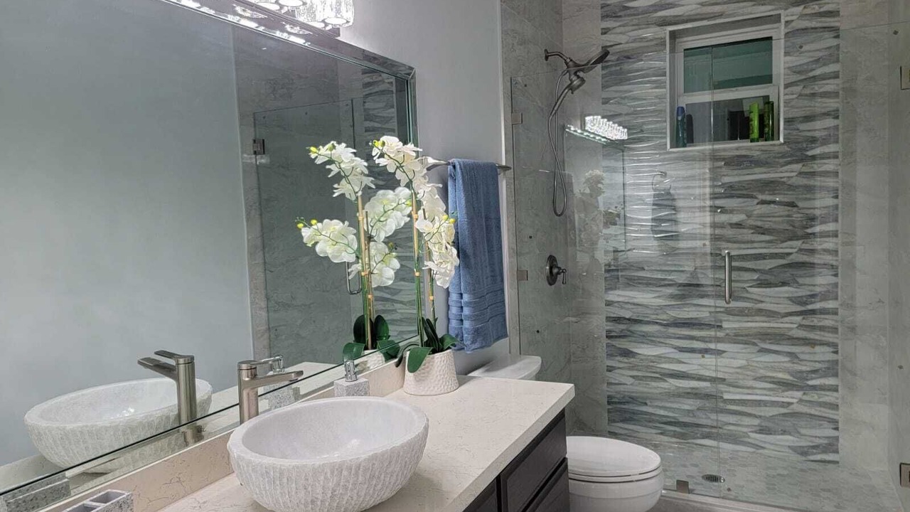 Photo of Bathroom in The Shores