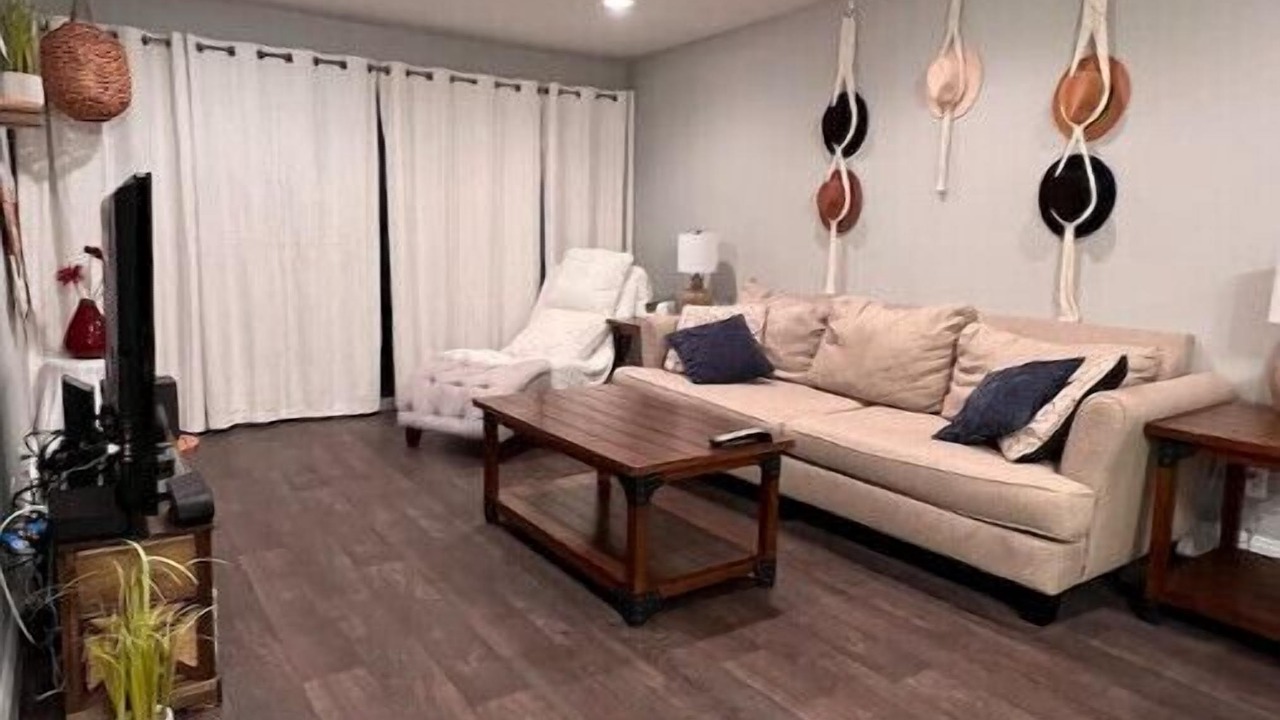 Photo of Livingroom in Entertainment District