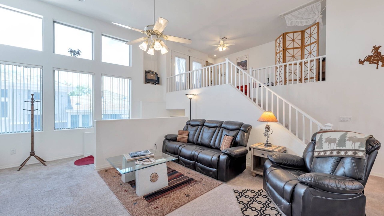 Photo of Livingroom in Kierland