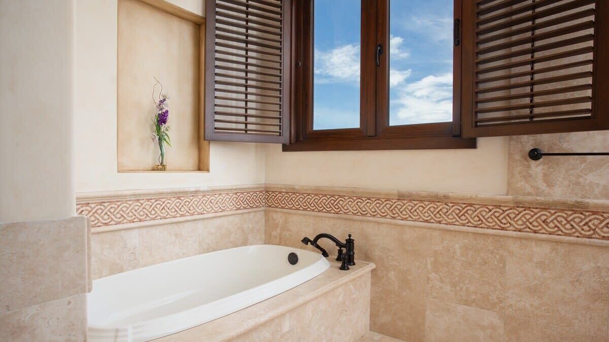 Photo of Bathroom in Buzzards