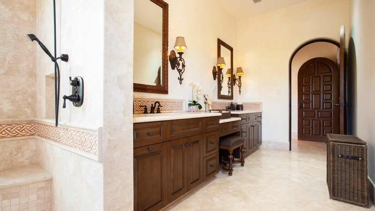 Photo of Bathroom in Buzzards