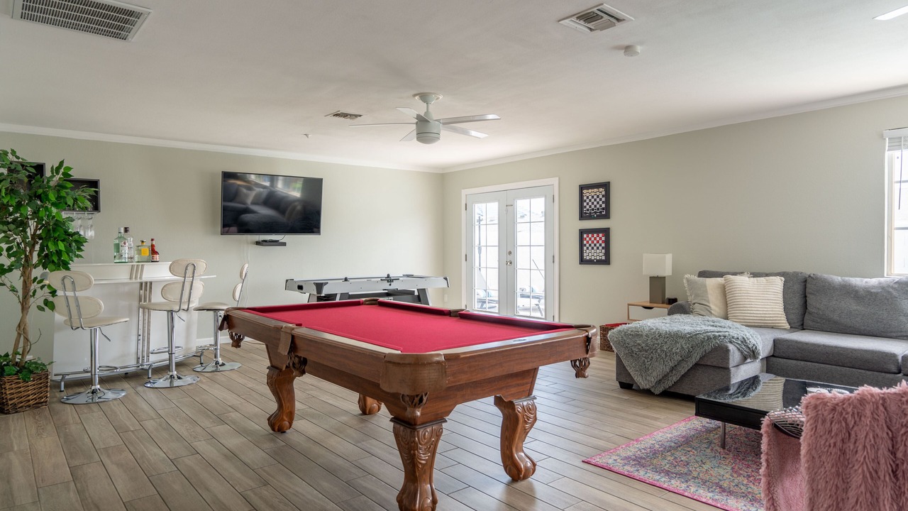 Photo of Livingroom in Cox Heights