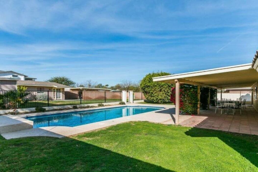 Photo of Outdoor in Paradise Valley Village