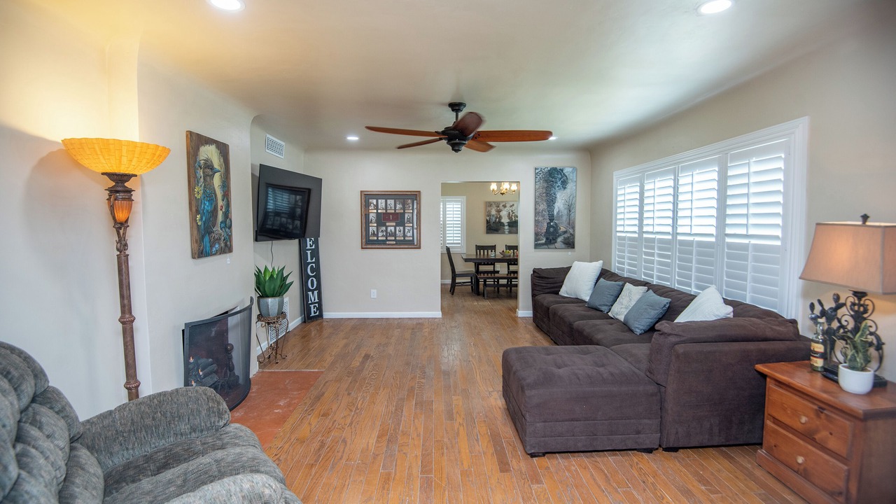 Photo of Livingroom in Yuma Townsite