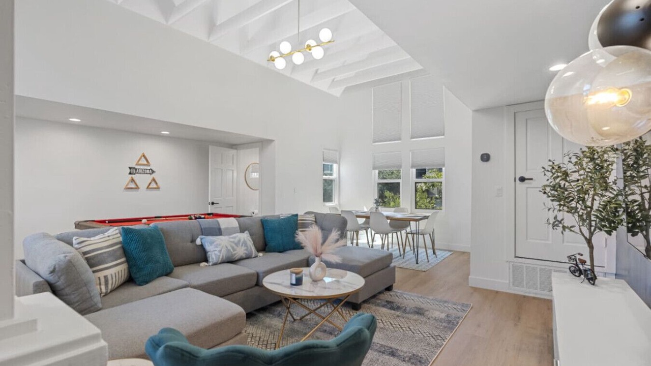 Photo of Livingroom in Camelback East