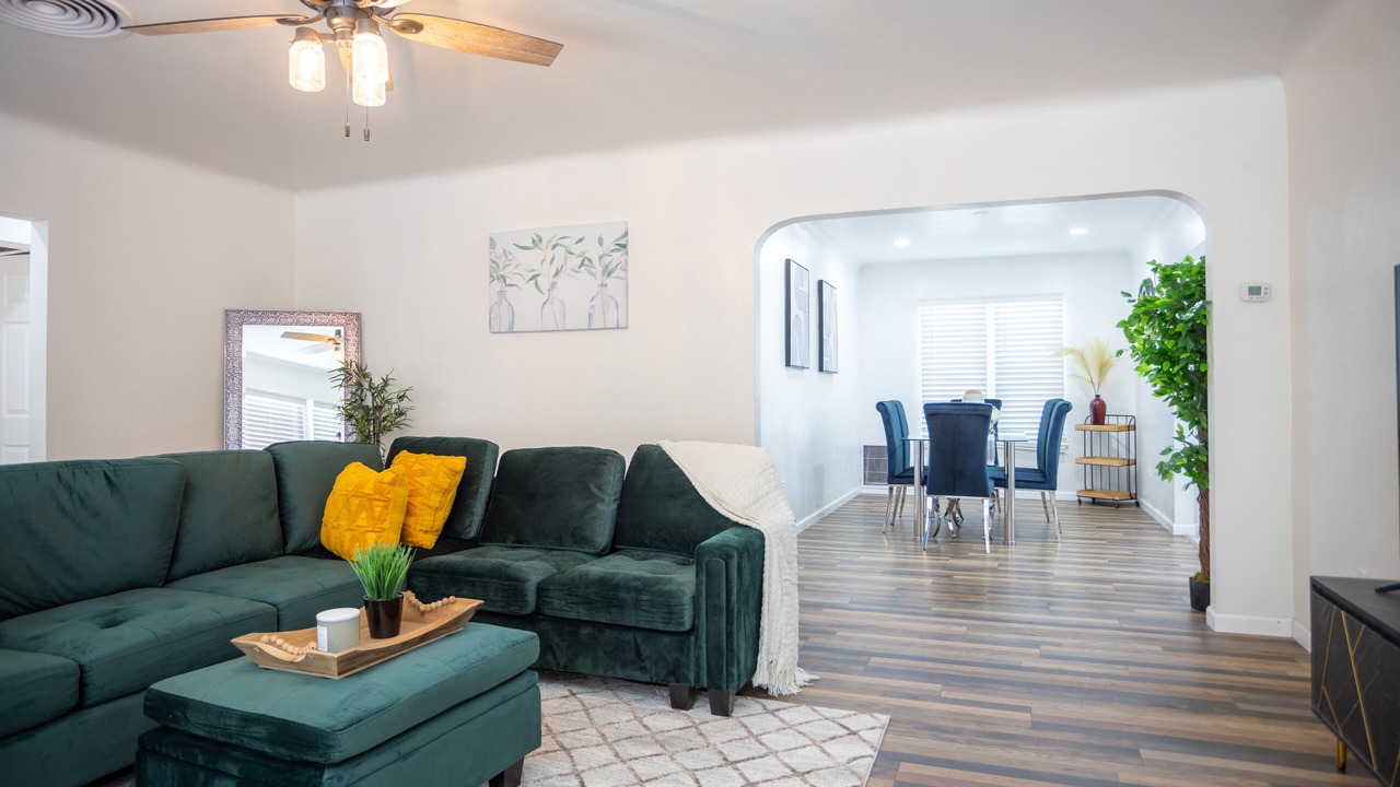 Photo of Livingroom in Yuma Townsite