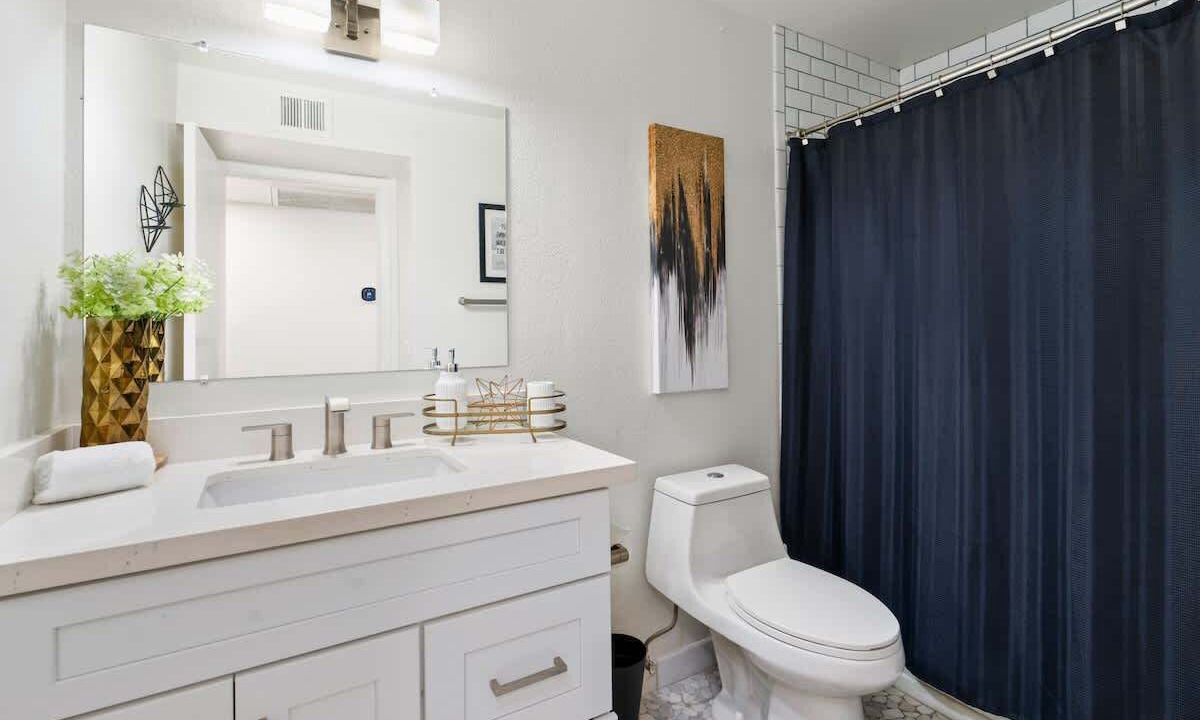 Photo of Bathroom in Glendale
