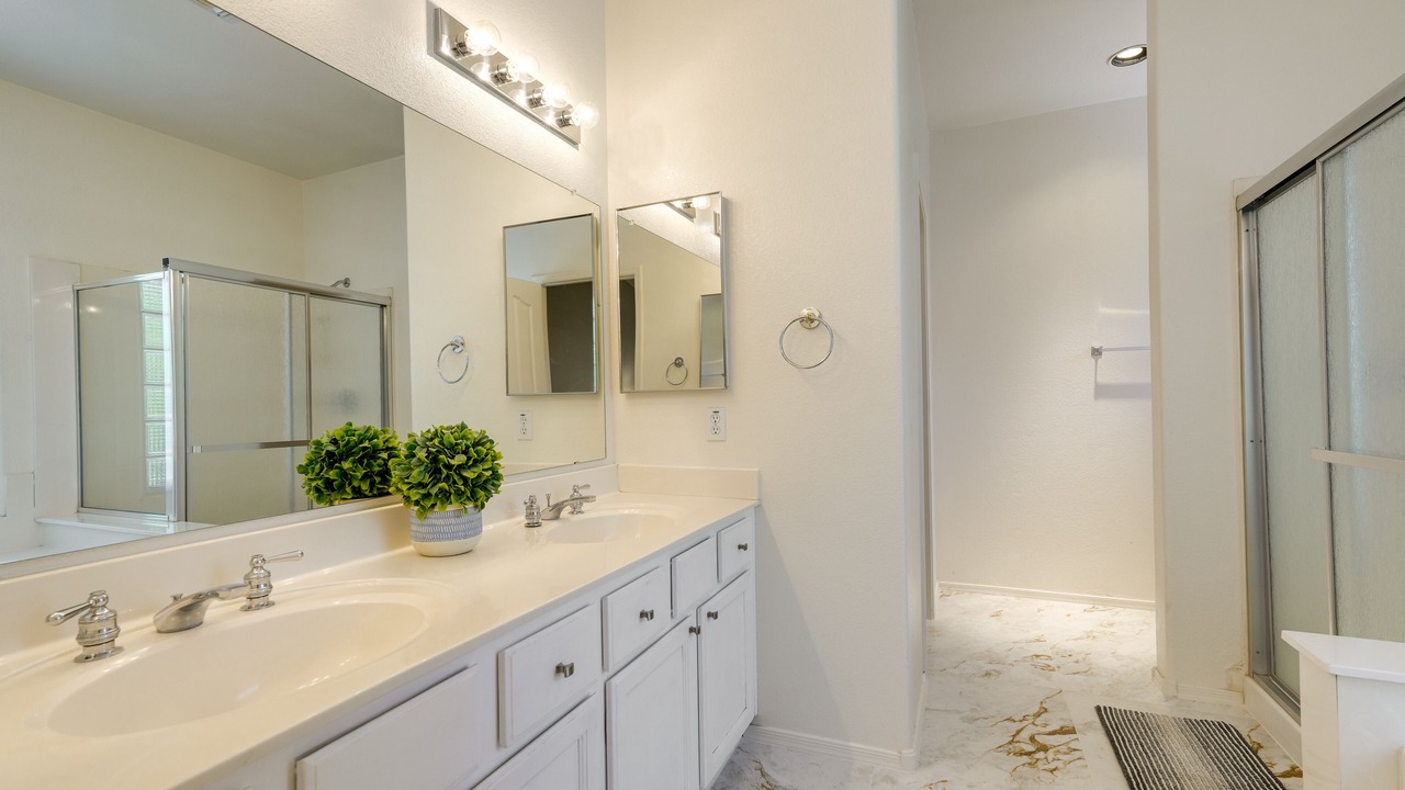 Photo of Bathroom in Monarch Point