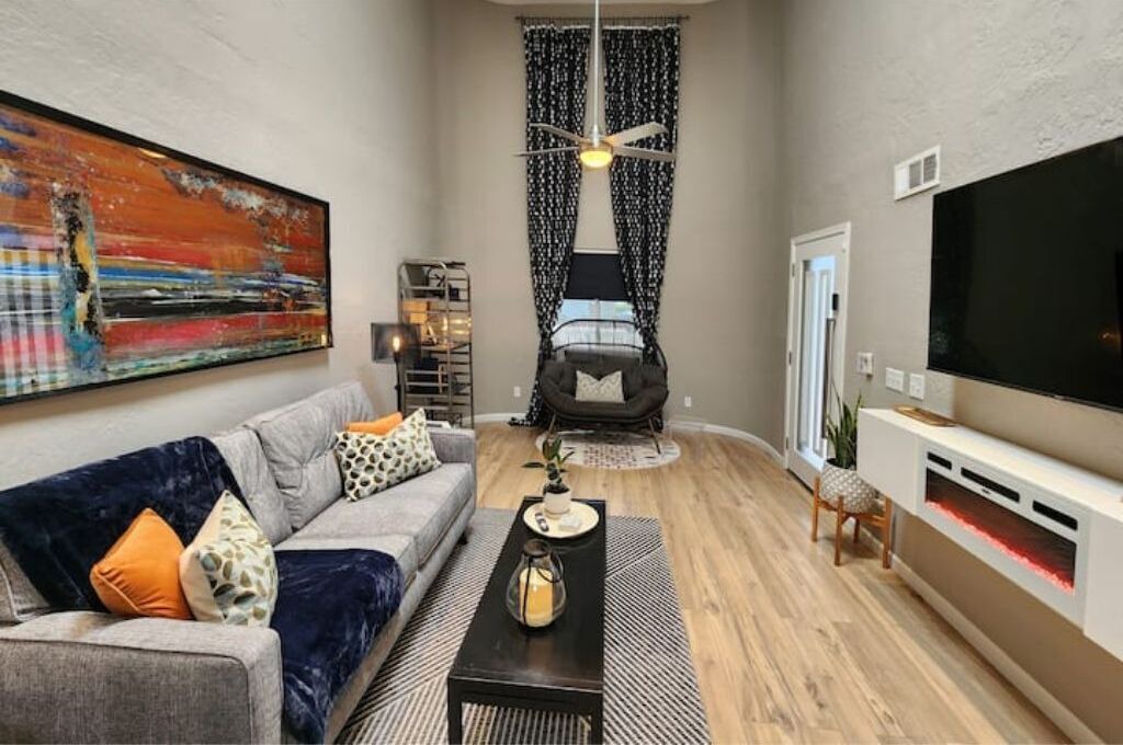 Photo of Livingroom in Encanto