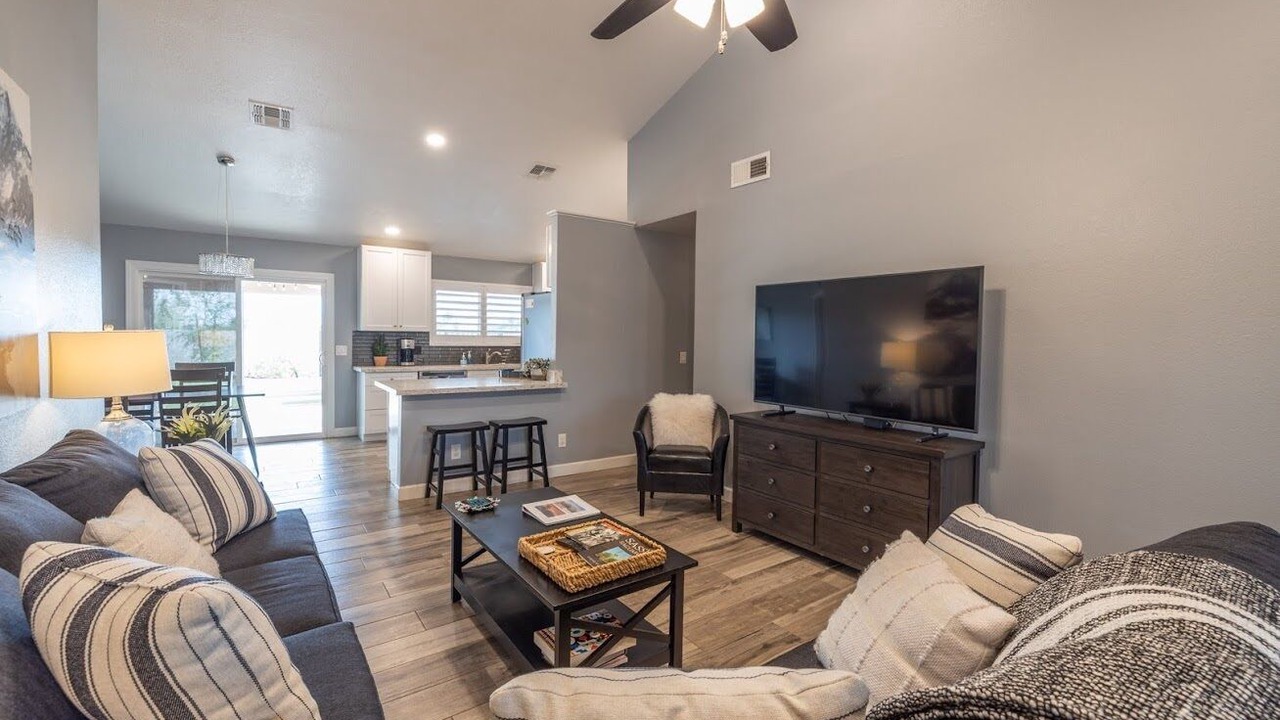 Photo of Livingroom in Ahwatukee Foothills