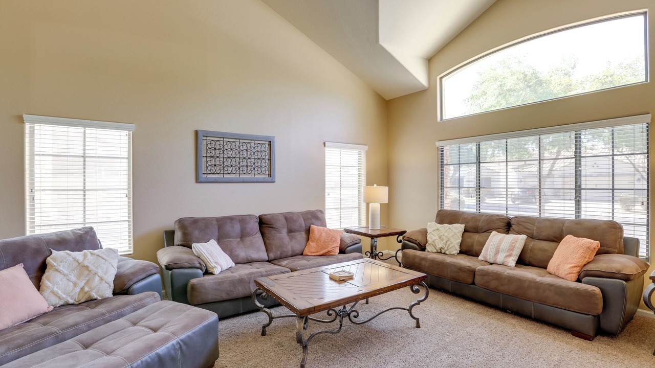 Photo of Livingroom in Canyon Trails