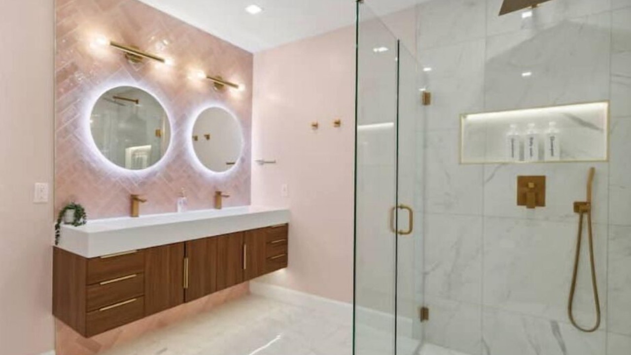 Photo of Bathroom in Papago Parkway