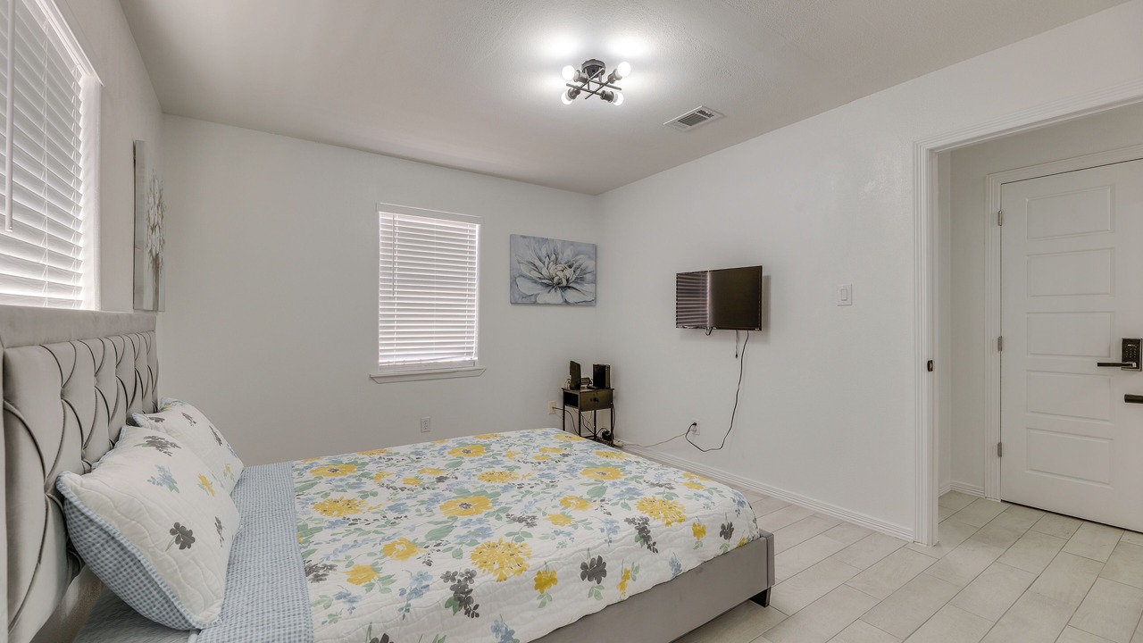Photo of Bedroom in Edinburg