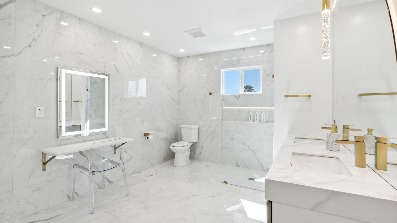 Photo of Bathroom in Papago Parkway