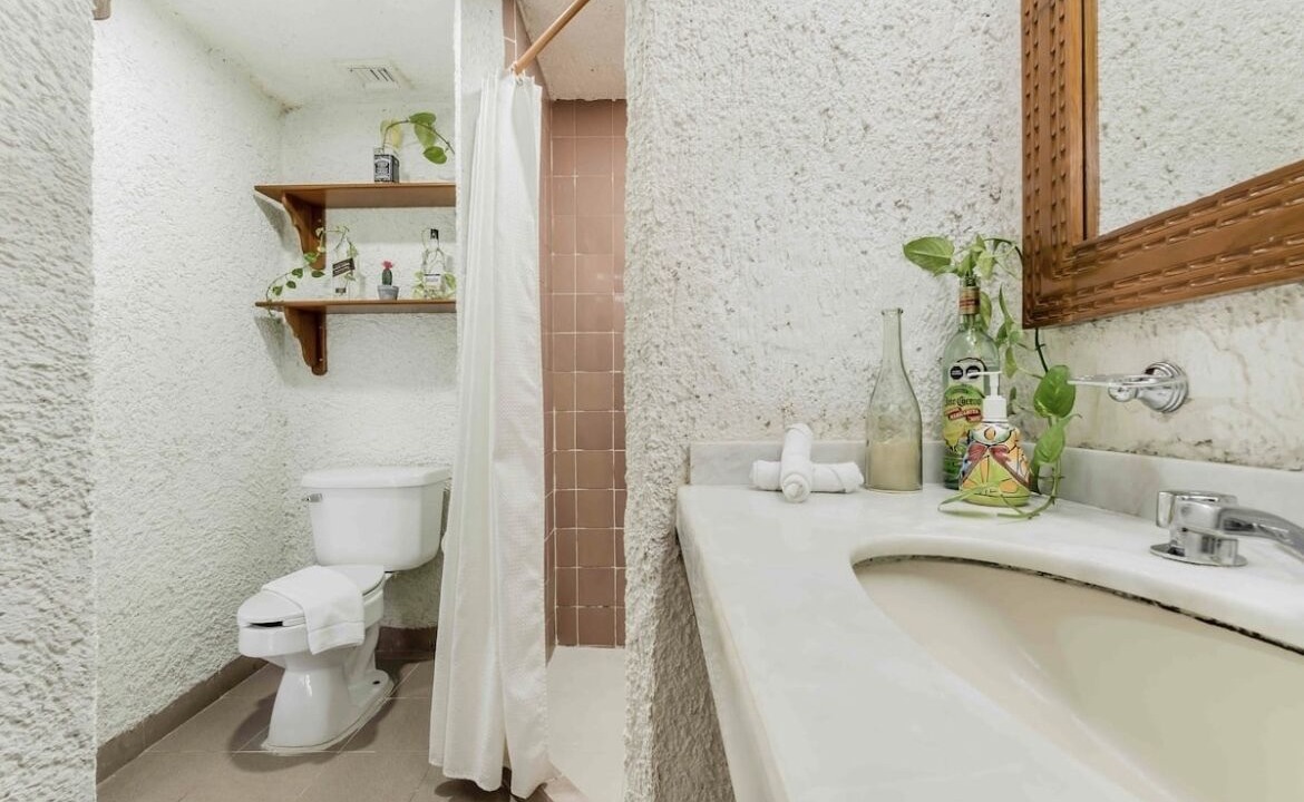 Photo of Bathroom in Zona Hotelera