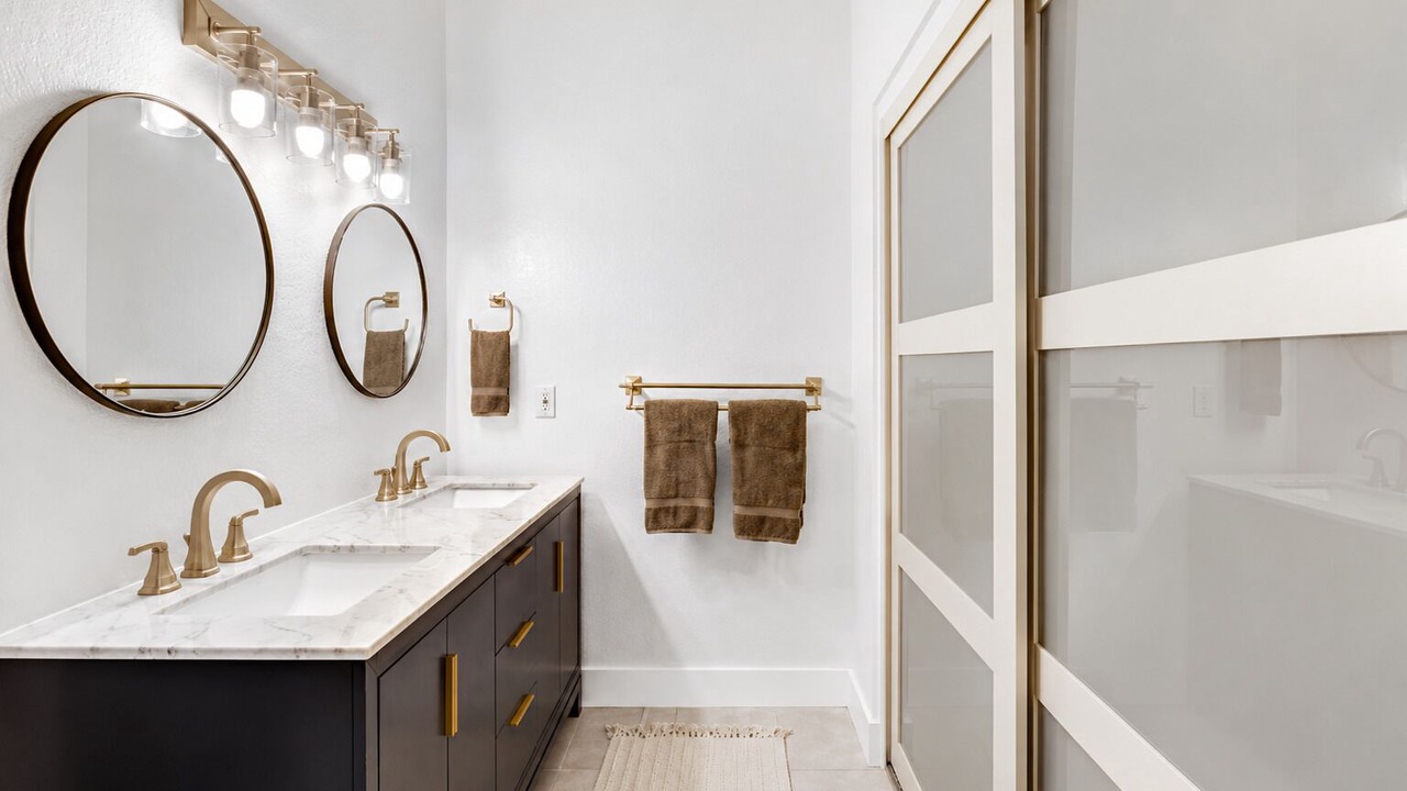 Photo of Bathroom in Lowe Estates