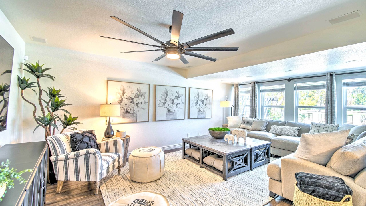 Photo of Livingroom in Moon Mountain Vistas