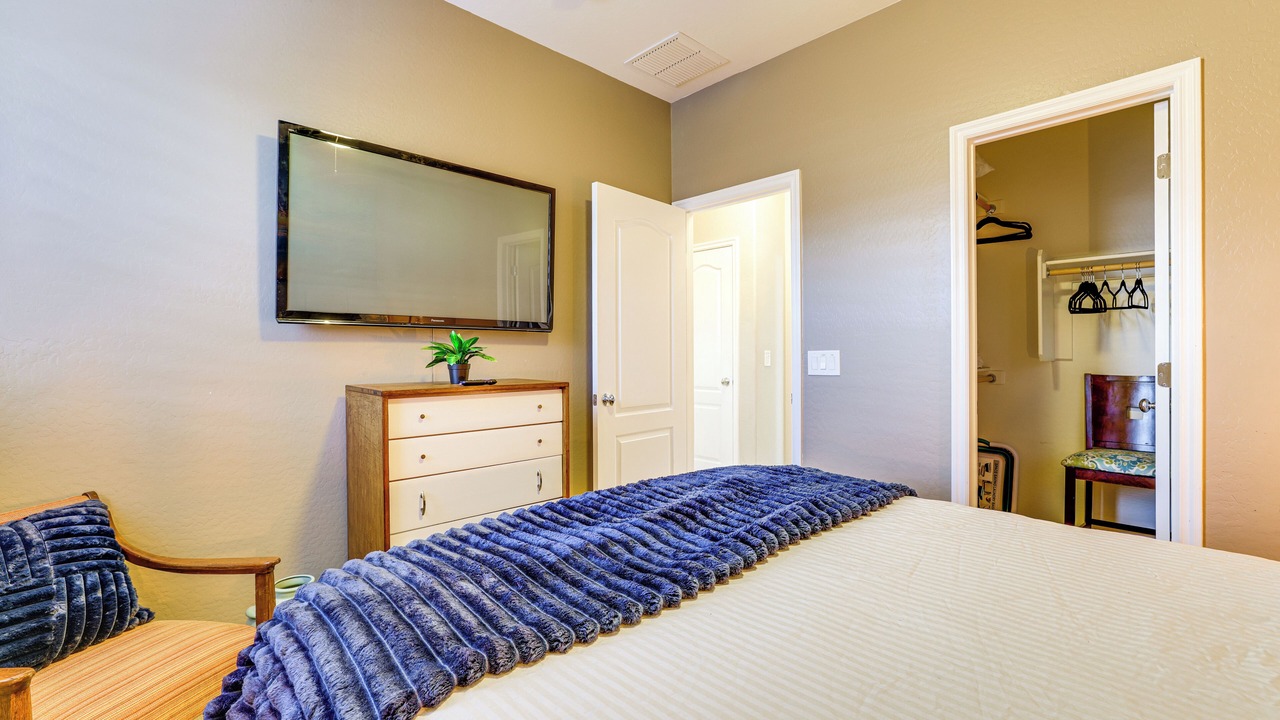 Photo of Bedroom in South Mountain