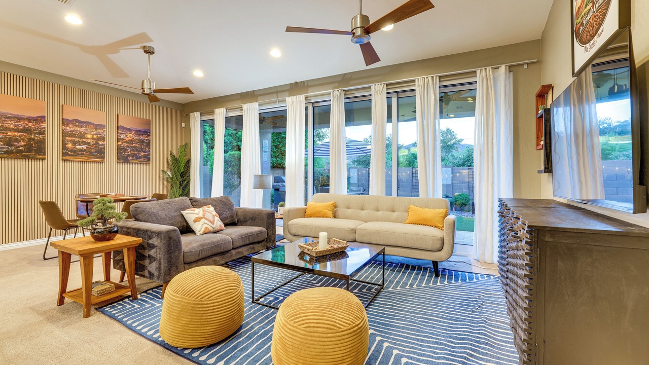 Photo of Livingroom in South Mountain