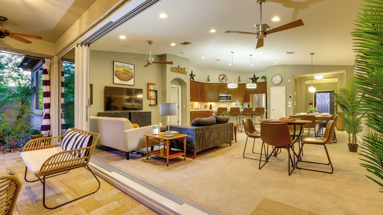 Photo of Livingroom in South Mountain