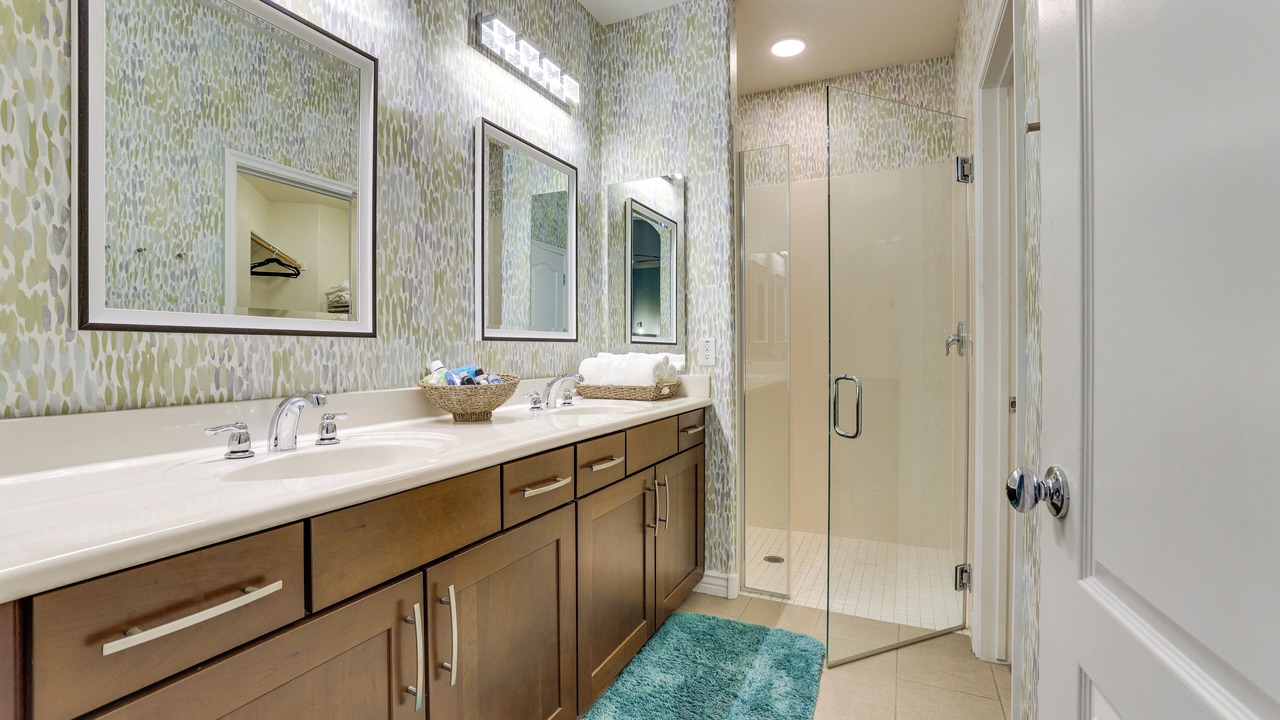 Photo of Bathroom in South Mountain