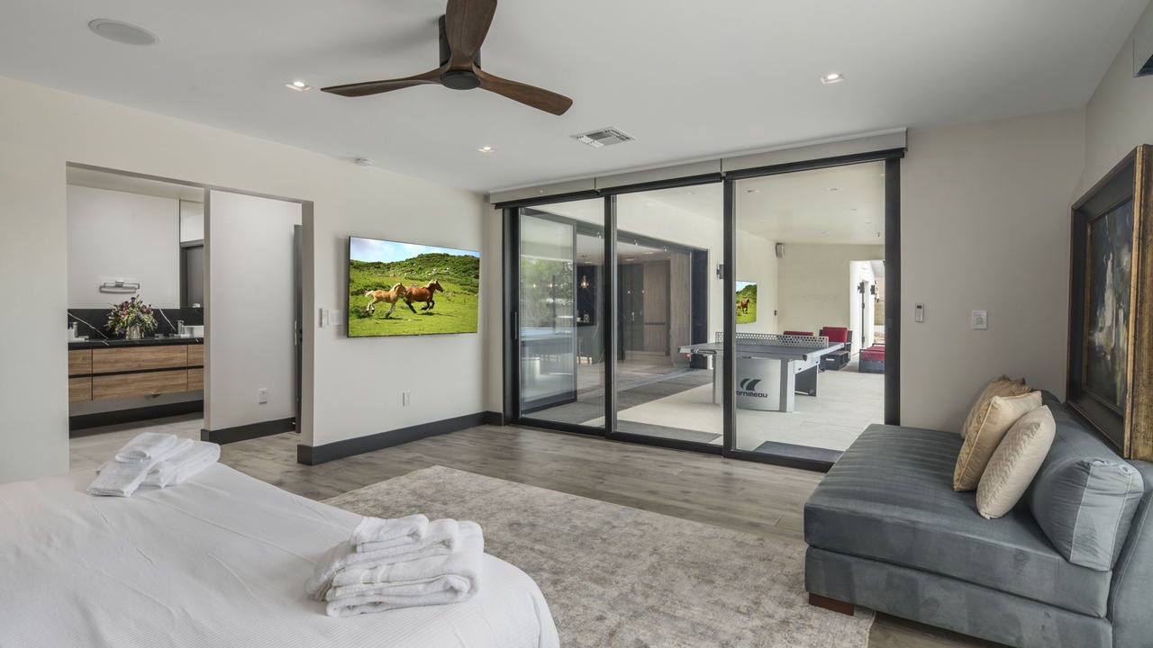 Photo of Bedroom in Paradise Valley Village