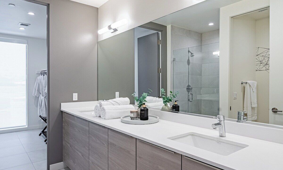 Photo of Bathroom in Entertainment District