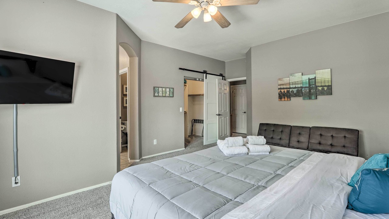 Photo of Bedroom in Palm Valley