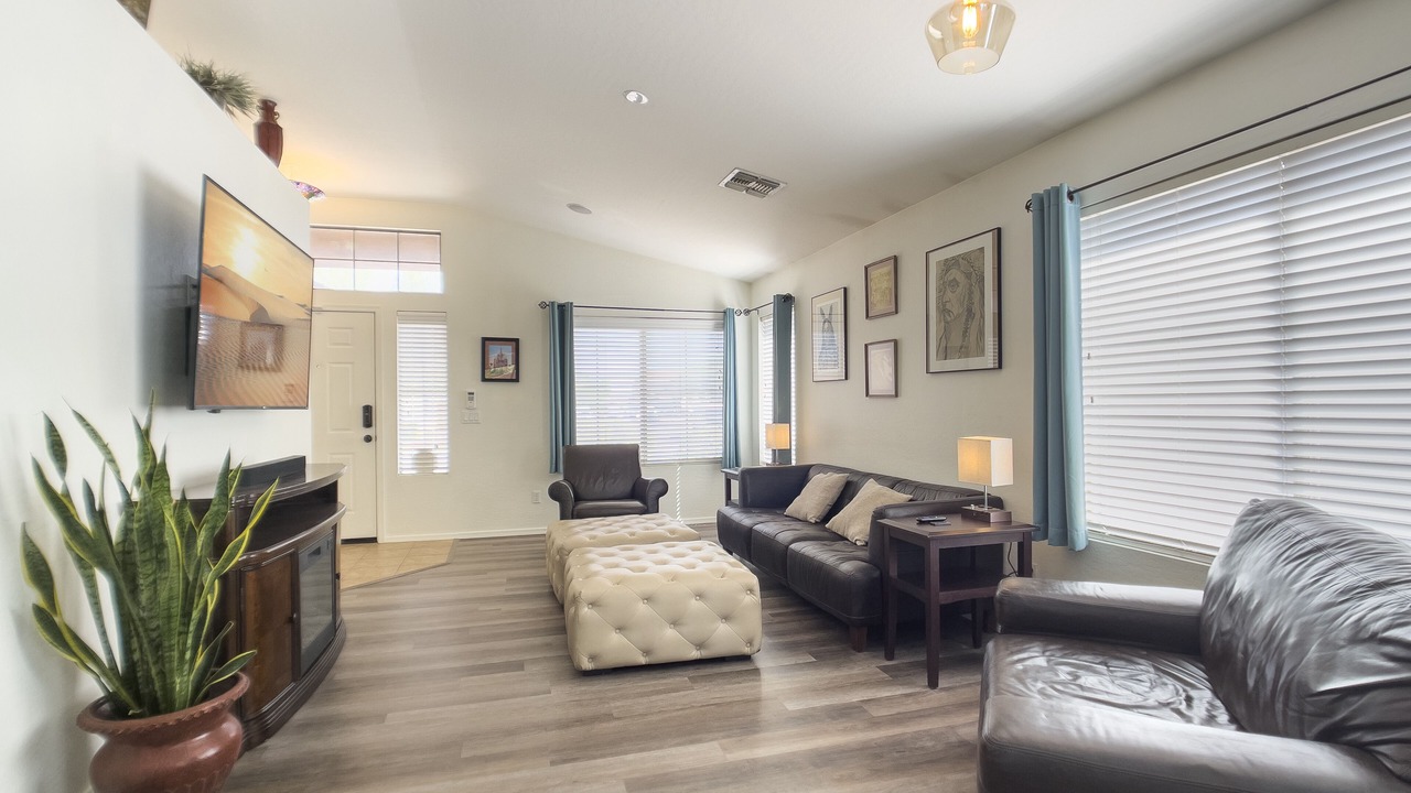 Photo of Livingroom in South Mountain