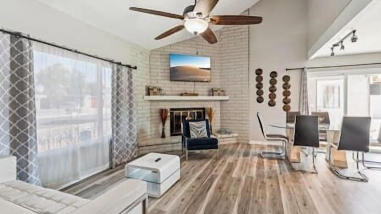 Photo of Livingroom in North Mountain