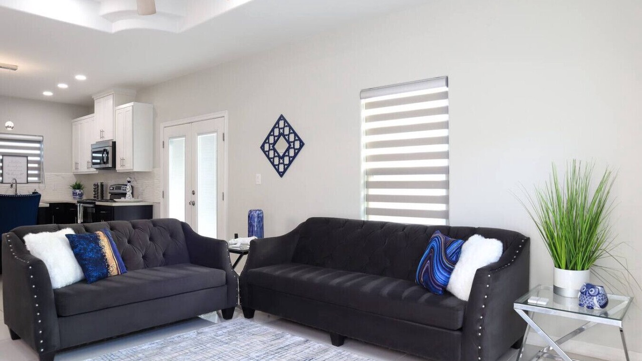 Photo of Livingroom in Edinburg