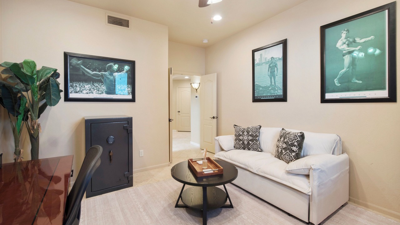 Photo of Livingroom in Kierland