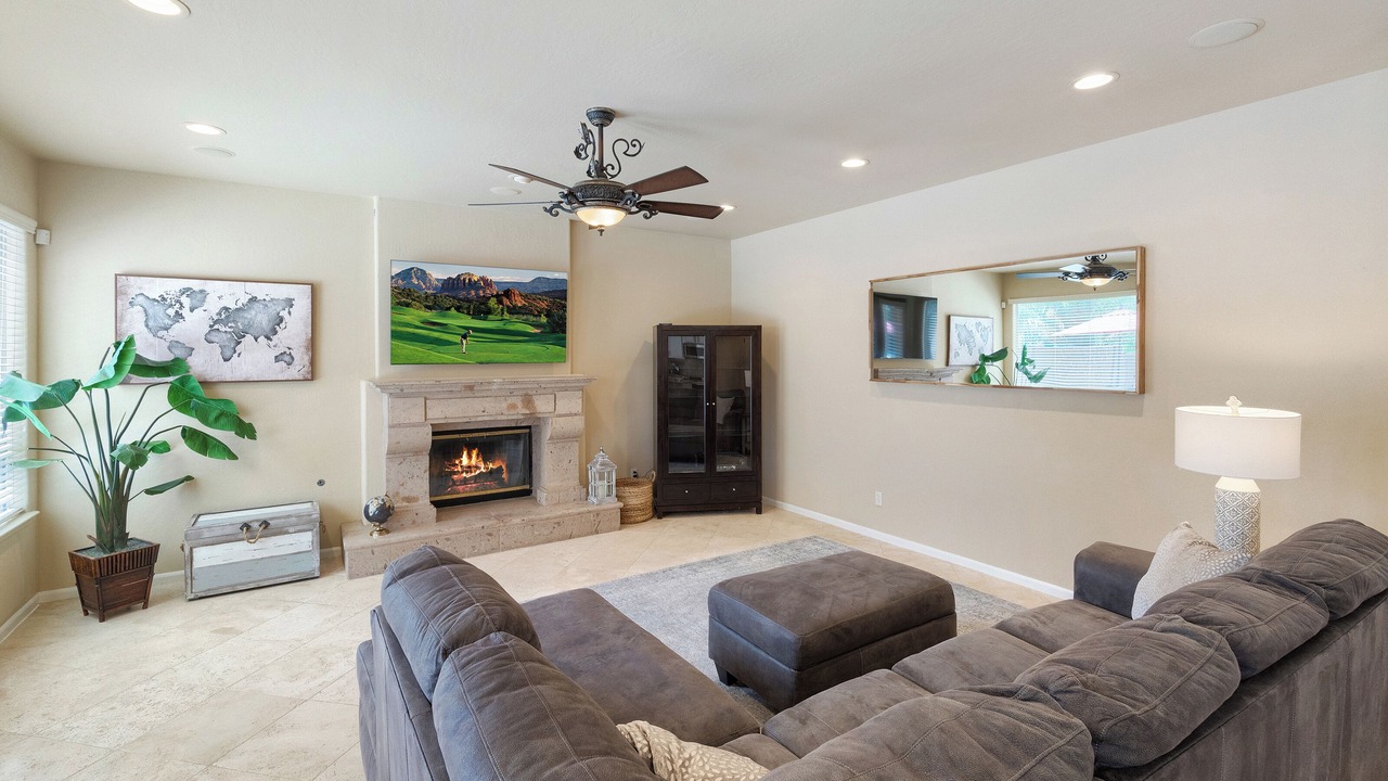 Photo of Livingroom in Kierland