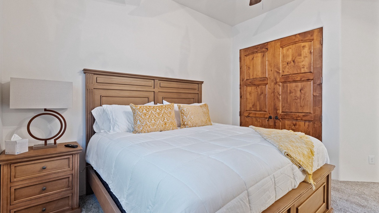 Photo of Bedroom in Pinnacle Hill