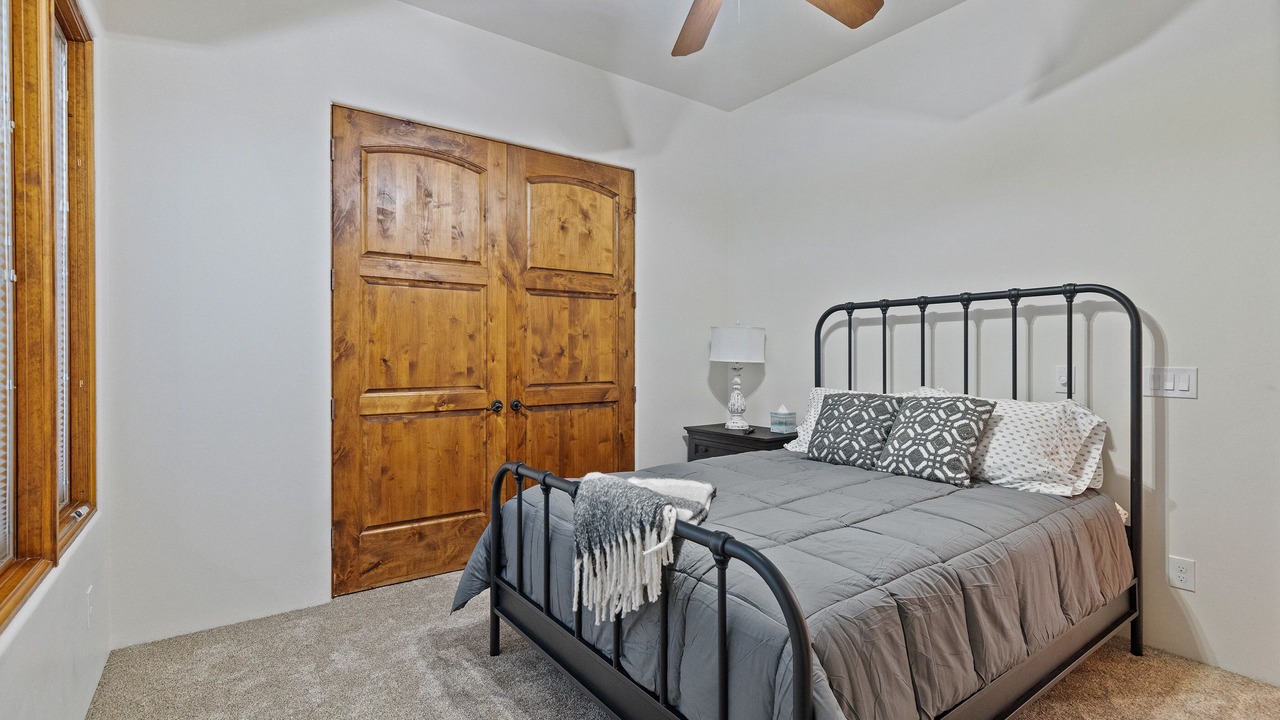 Photo of Bedroom in Pinnacle Hill