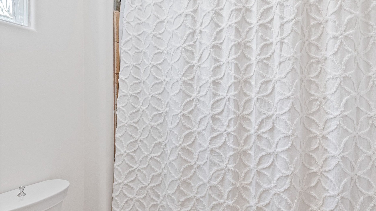 Photo of Bathroom in Pinnacle Hill