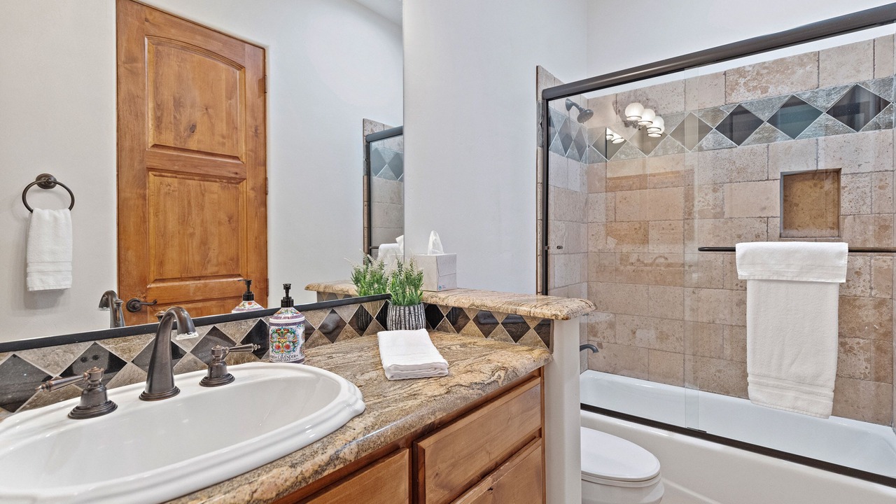 Photo of Bathroom in Pinnacle Hill