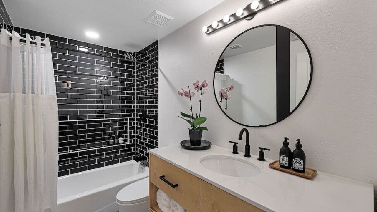 Photo of Bathroom in Arrowhead Lakes