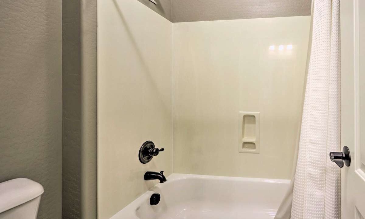 Photo of Bathroom in Montecito in Estrella