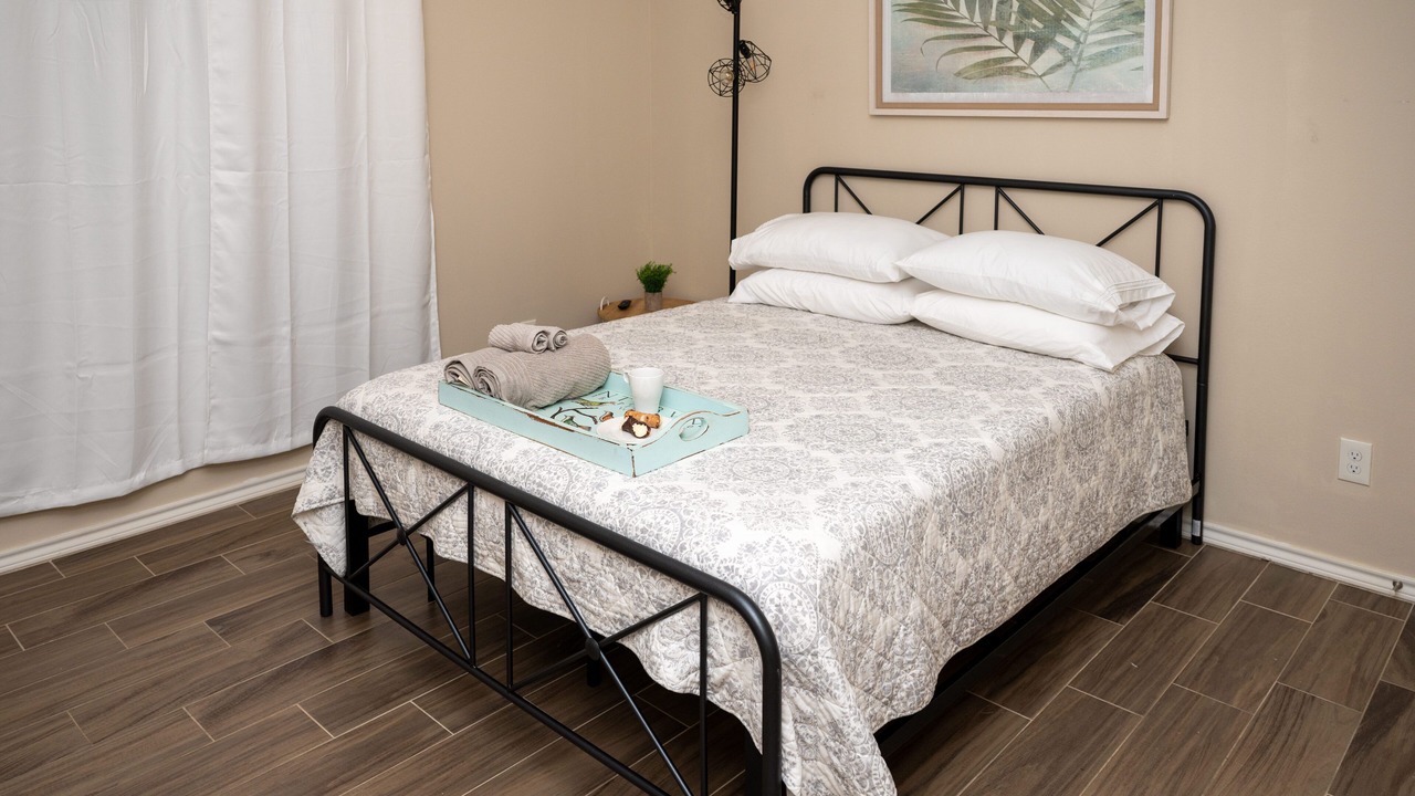 Photo of Bedroom in Edinburg