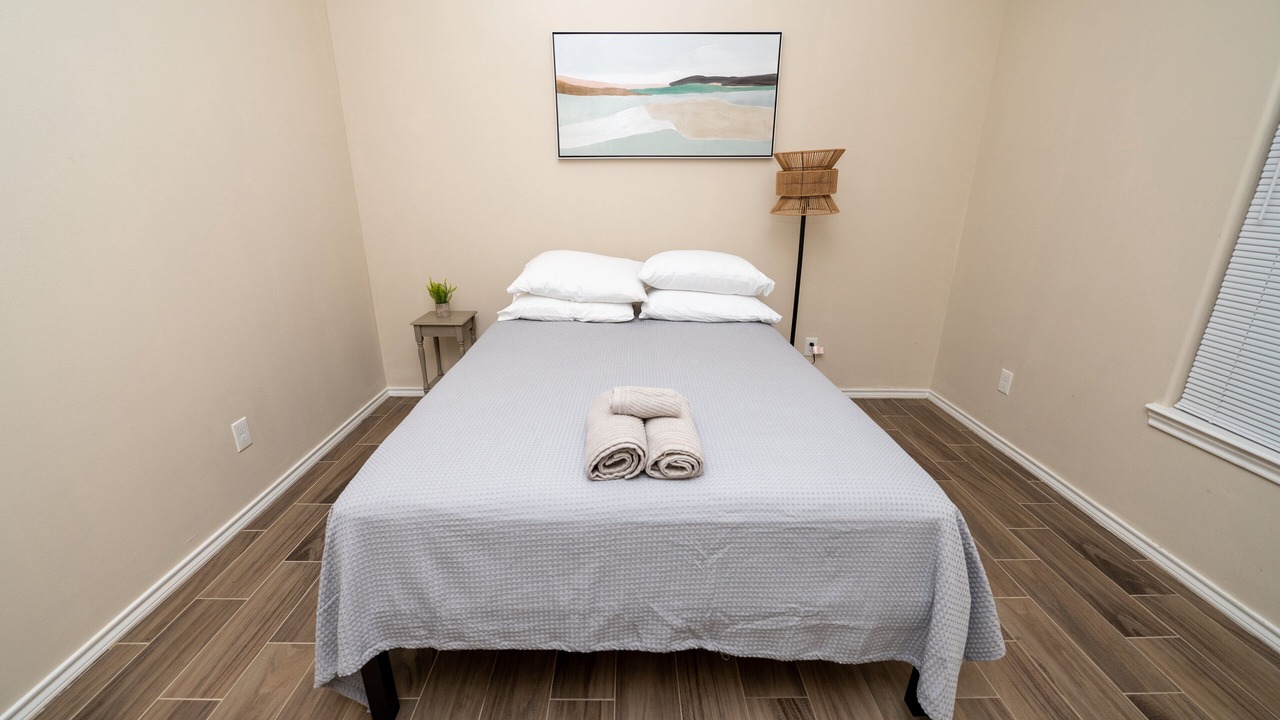 Photo of Bedroom in Edinburg