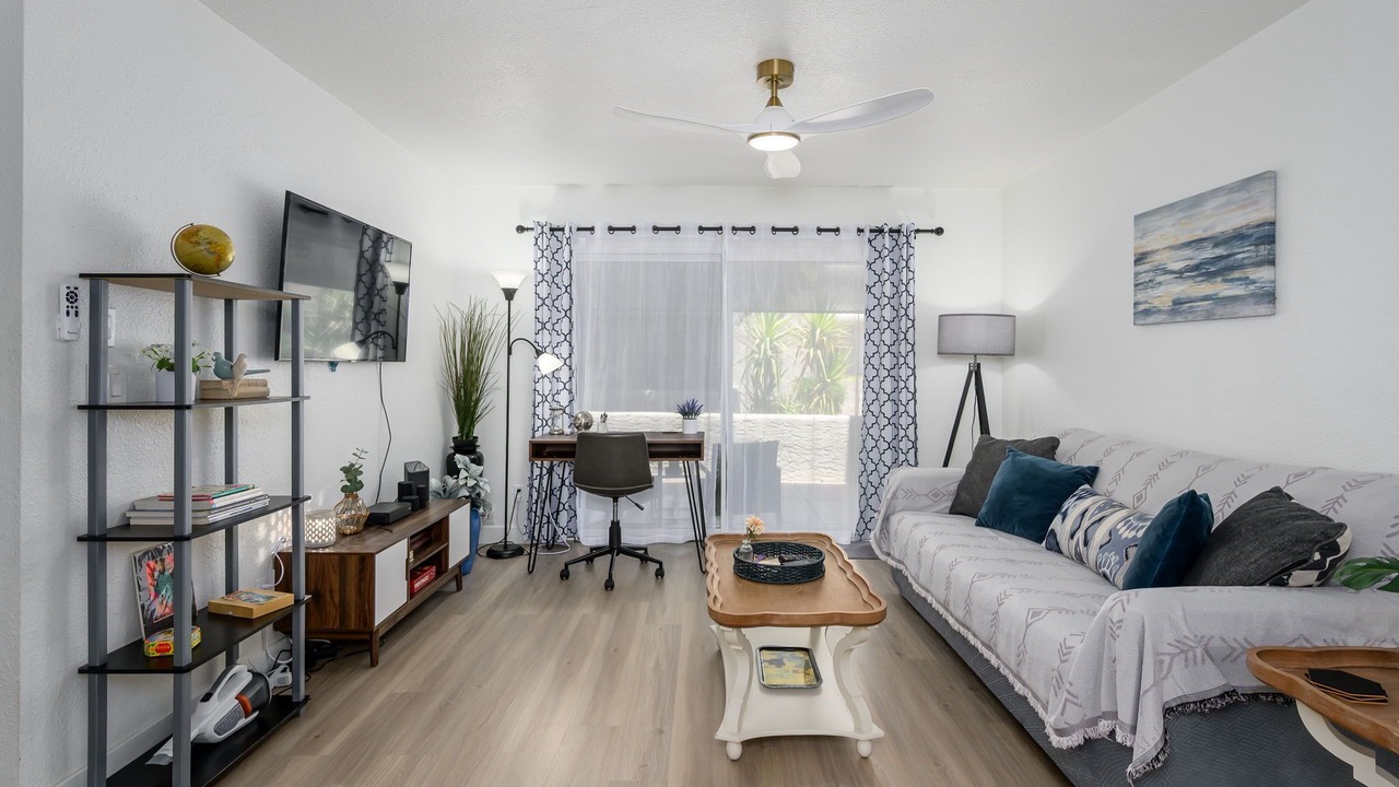 Photo of Livingroom in Paradise Valley Village