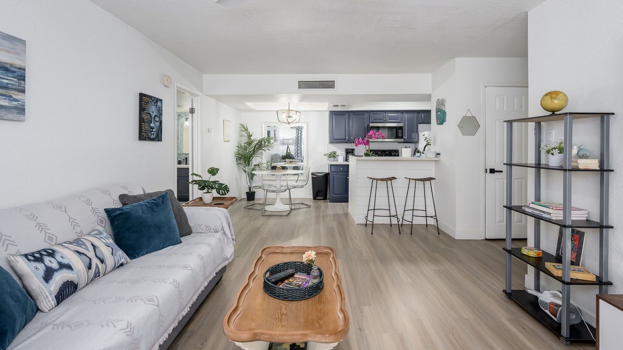 Photo of Livingroom in Paradise Valley Village