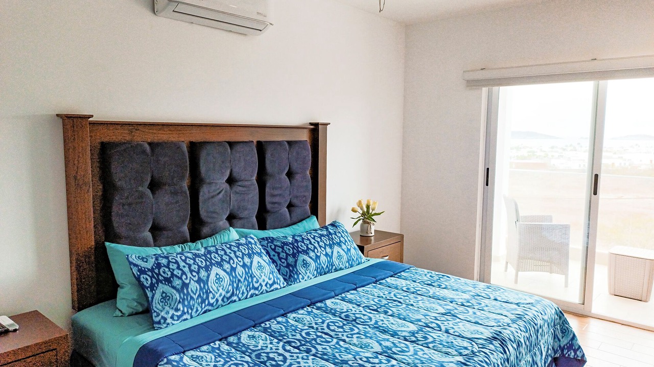 Photo of Bedroom in Villas California
