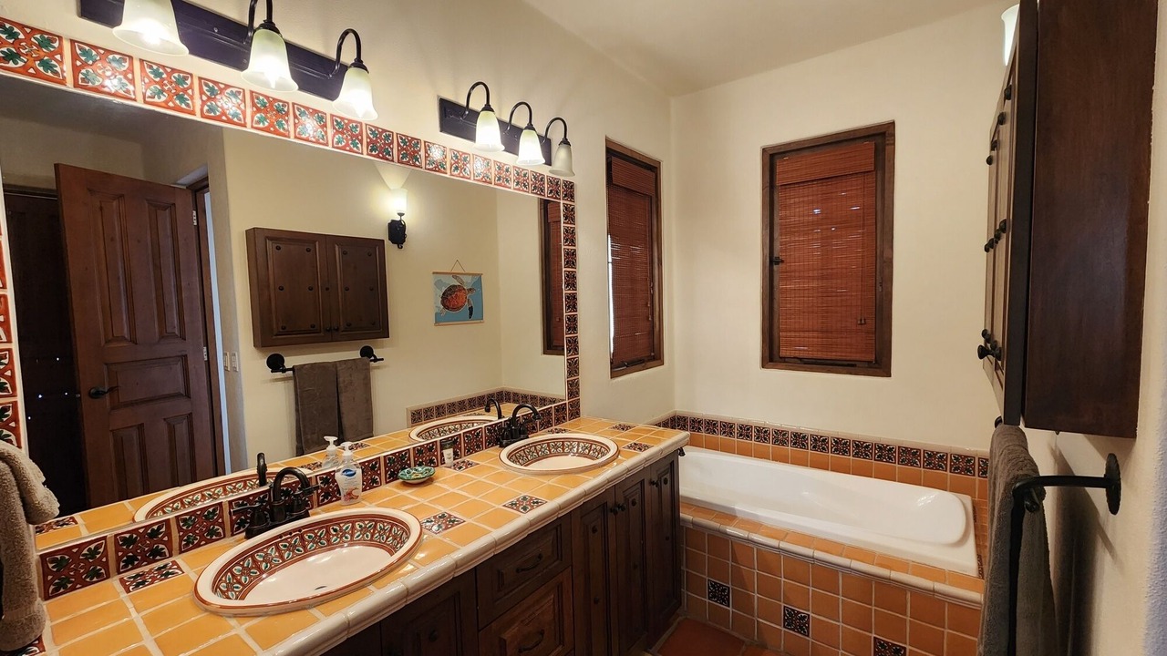 Photo of Bathroom in Nopolo