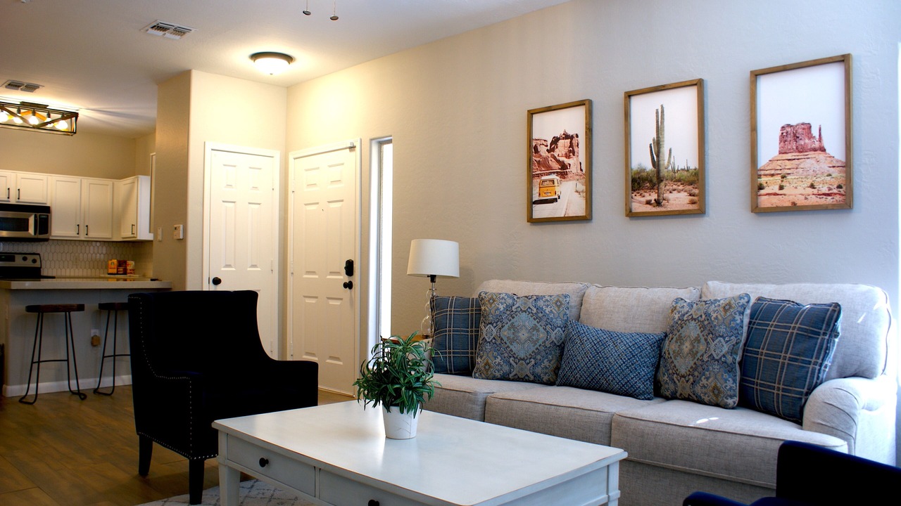 Photo of Livingroom in New Papago Parkway