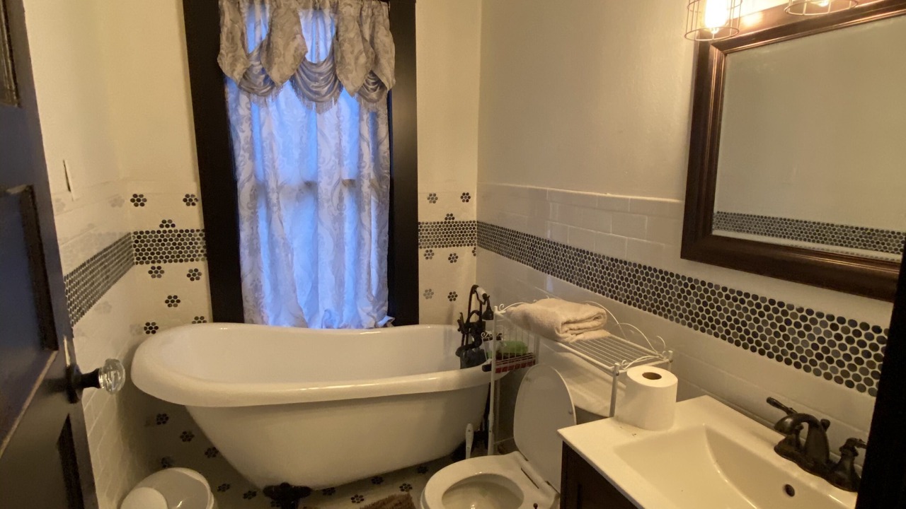 Photo of Bathroom in Mitte Cultural District