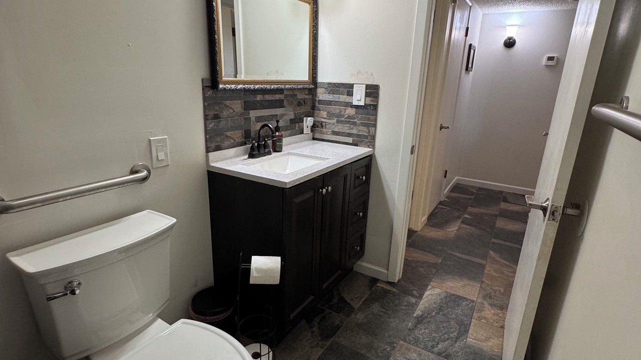 Photo of Bathroom in Arizona City