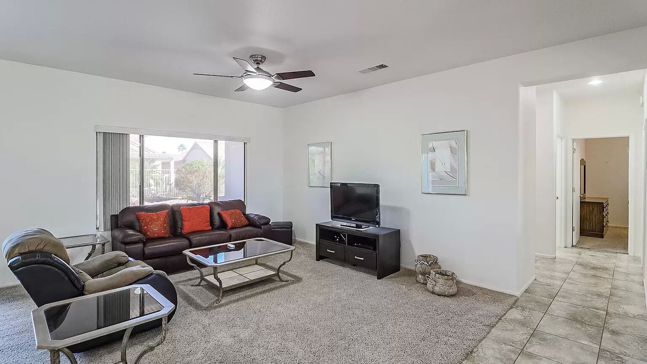 Photo of Livingroom in Desert Breeze
